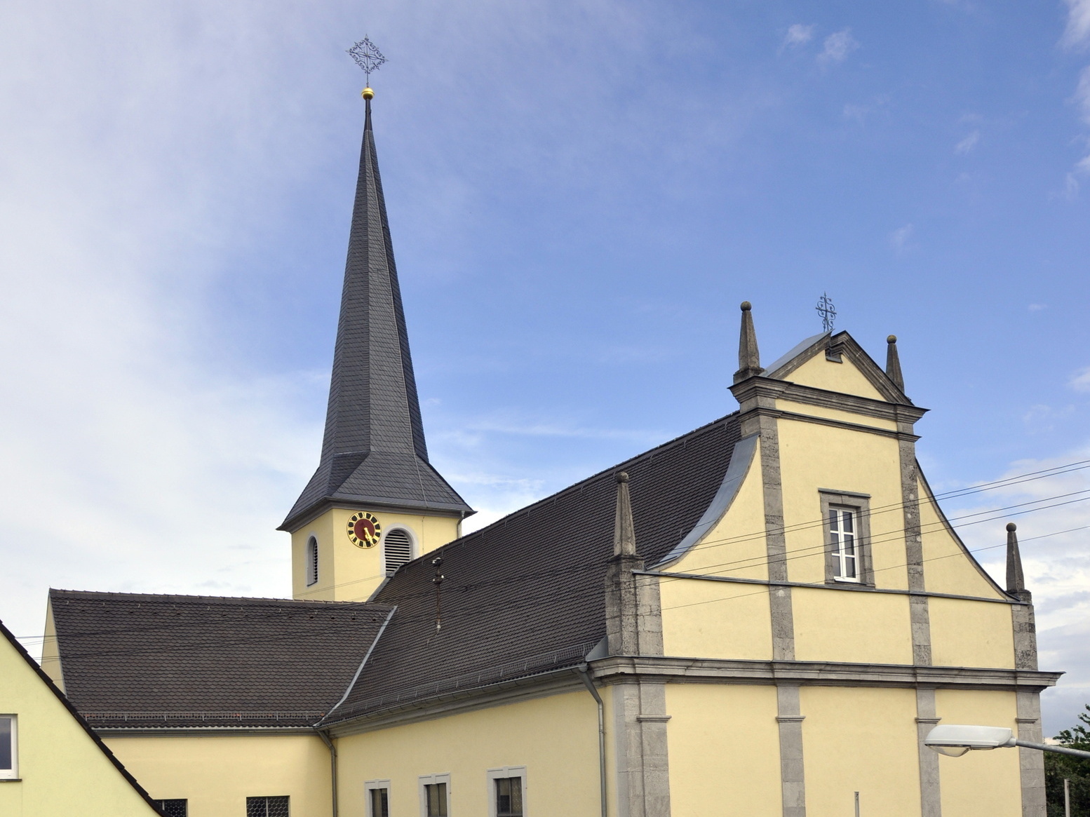 Außenansicht der Pfarrkirche St. Stephanus in Gaubüttelbrunn
