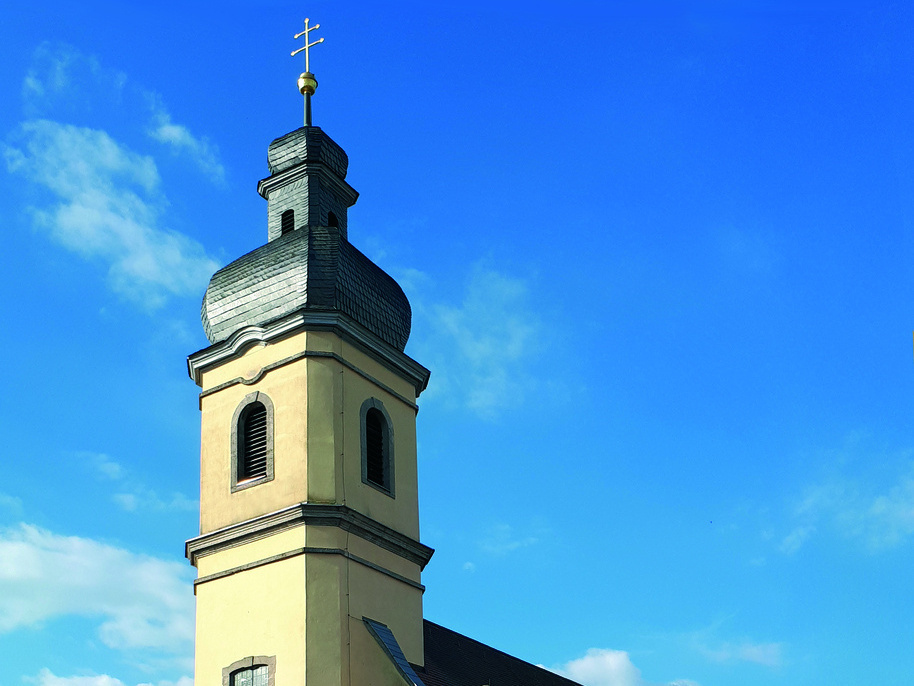 Außenansicht der Pfarrkirche St. Martin in Kleinrinderfeld