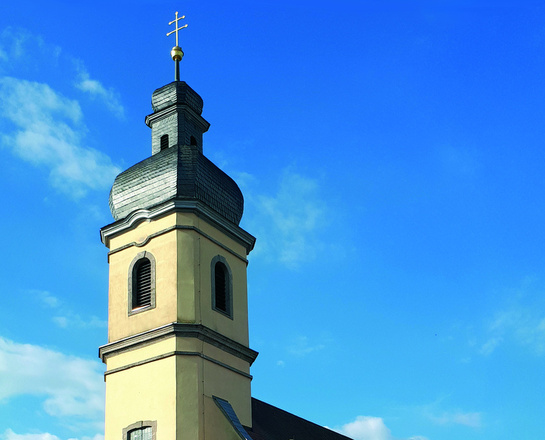 Außenansicht der Pfarrkirche St. Martin in Kleinrinderfeld